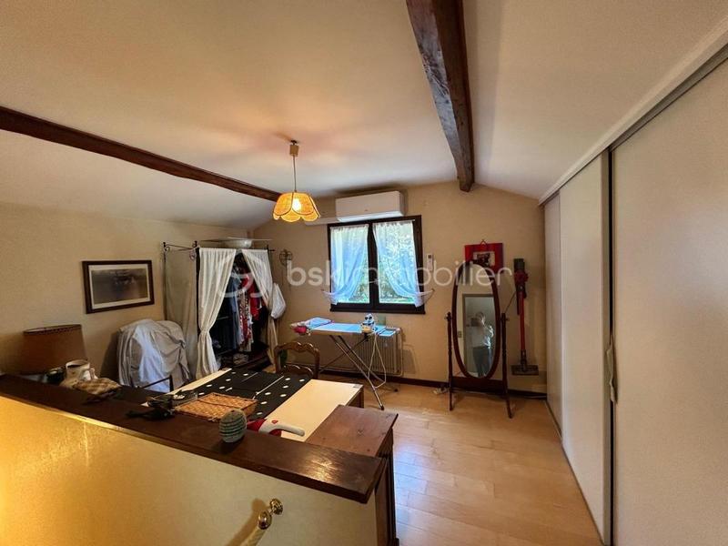 Maison - 208 m² - 6 pièces