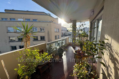 Appartement - 81 m² - 3 pièces