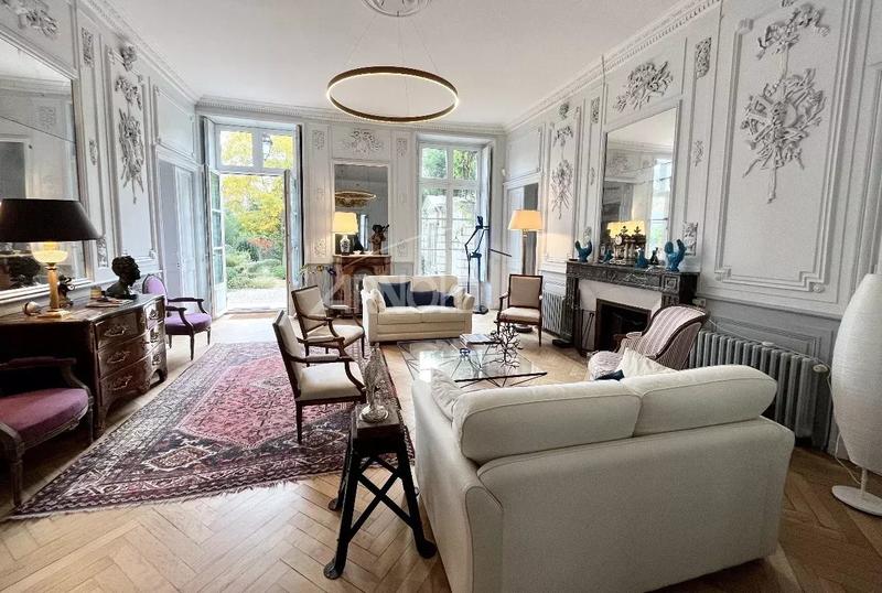 Appartement - 260 m² - 7 pièces