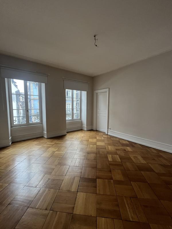 Appartement - 173 m² - 6 pièces