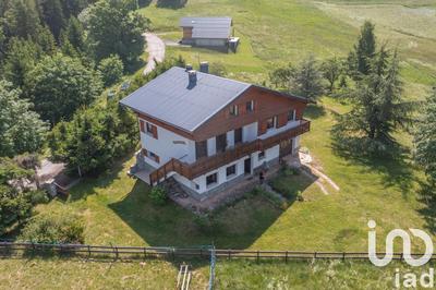 Maison - 227 m² - 8 pièces