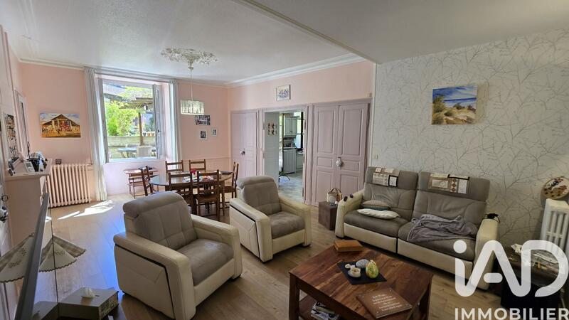 Maison de ville - 210 m² - 8 pièces