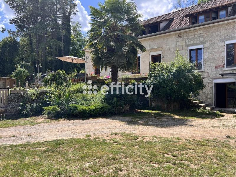 Maison - 211 m² - 9 pièces