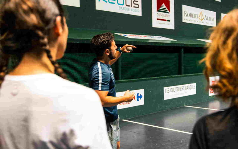 Initiation à la pelote basque - expérience et découverte de 2 disciplines.