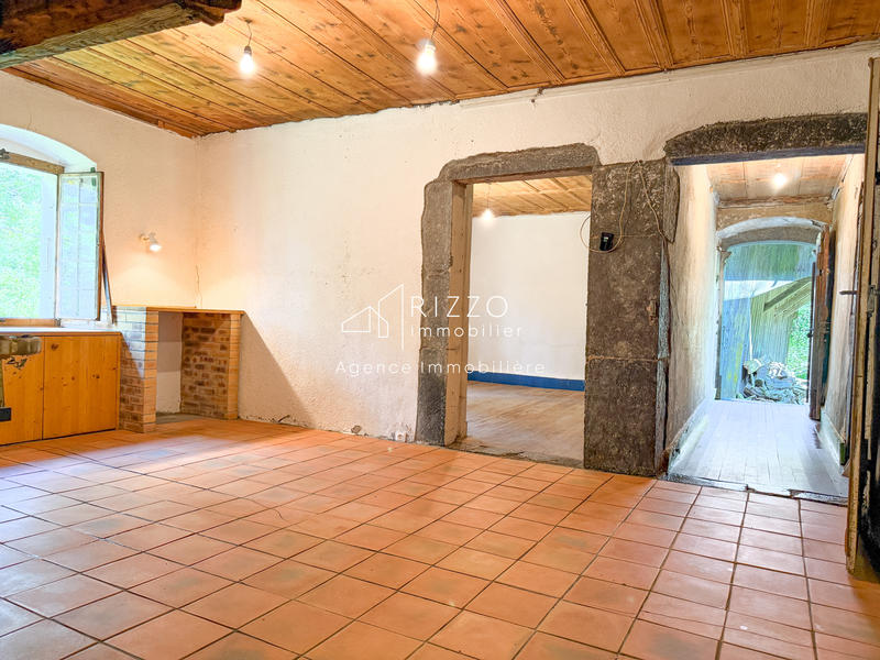 Maison - 400 m² - 4 pièces