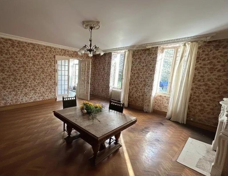 Maison - 232 m² - 8 pièces