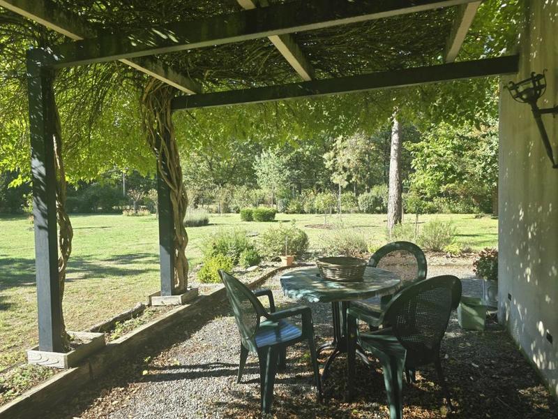 Maison - 305 m² - 9 pièces