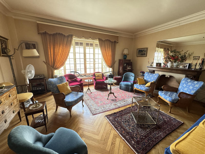 Maison - 316 m² - 9 pièces