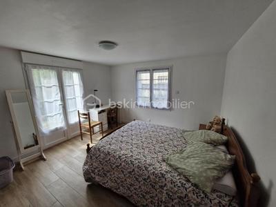 Maison traditionnelle - 160 m² - 7 pièces