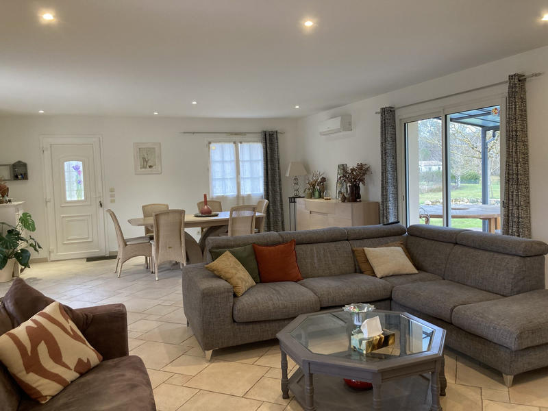 Maison - 185 m² - 9 pièces