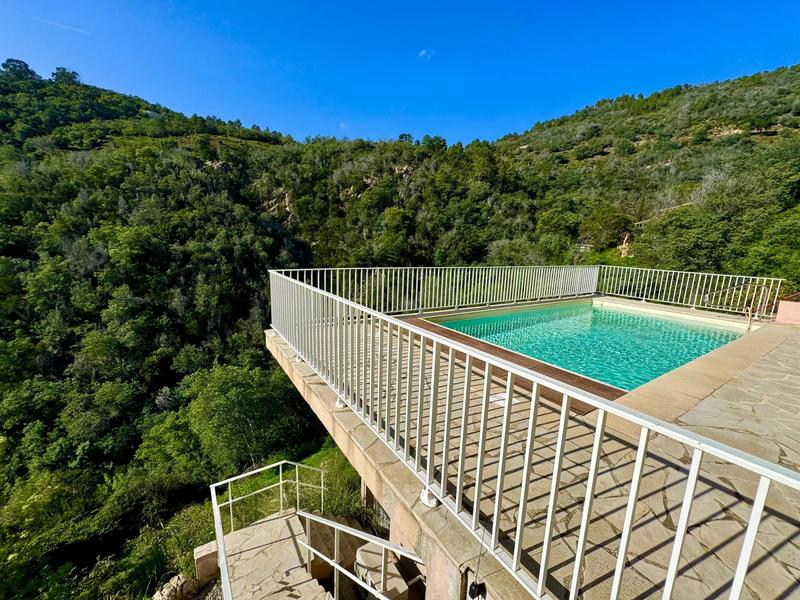 Villa - 172 m² - 6 pièces