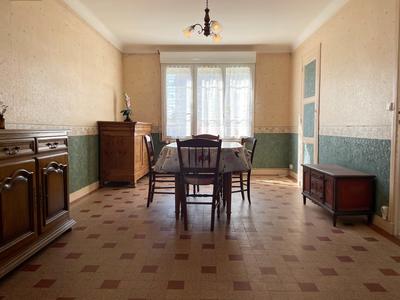 Maison - 86 m² - 5 pièces