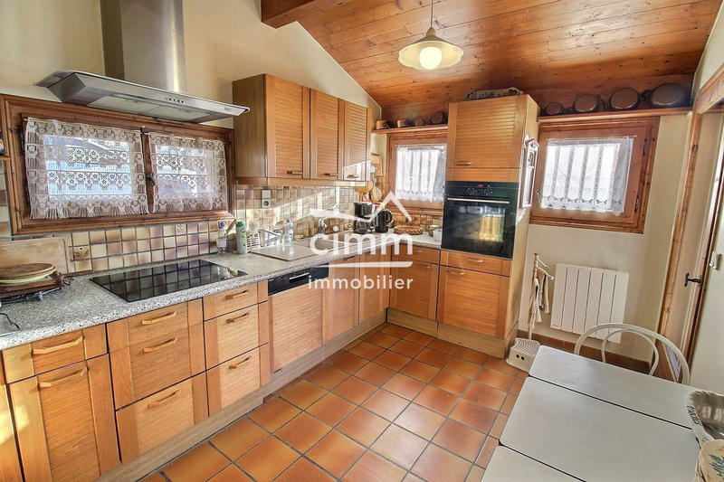 Châlet - 225 m² - 6 pièces