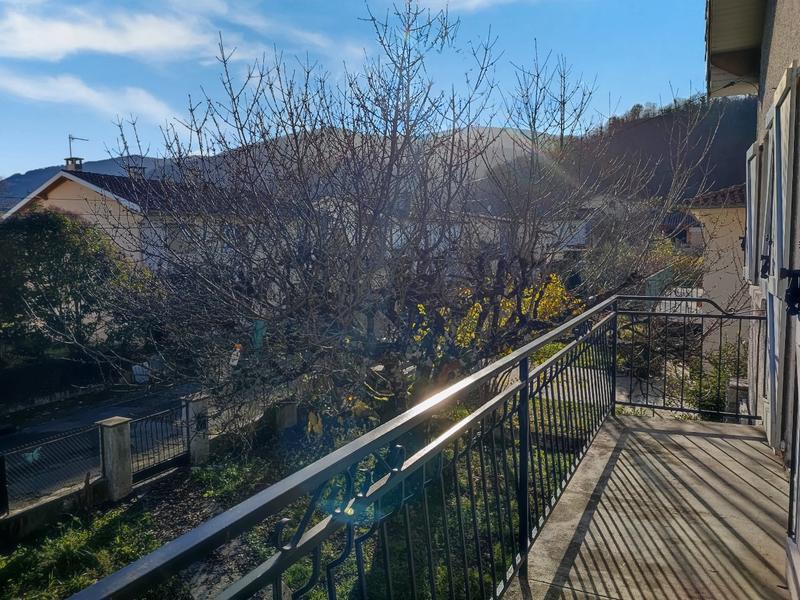 Maison - 180 m² - 8 pièces