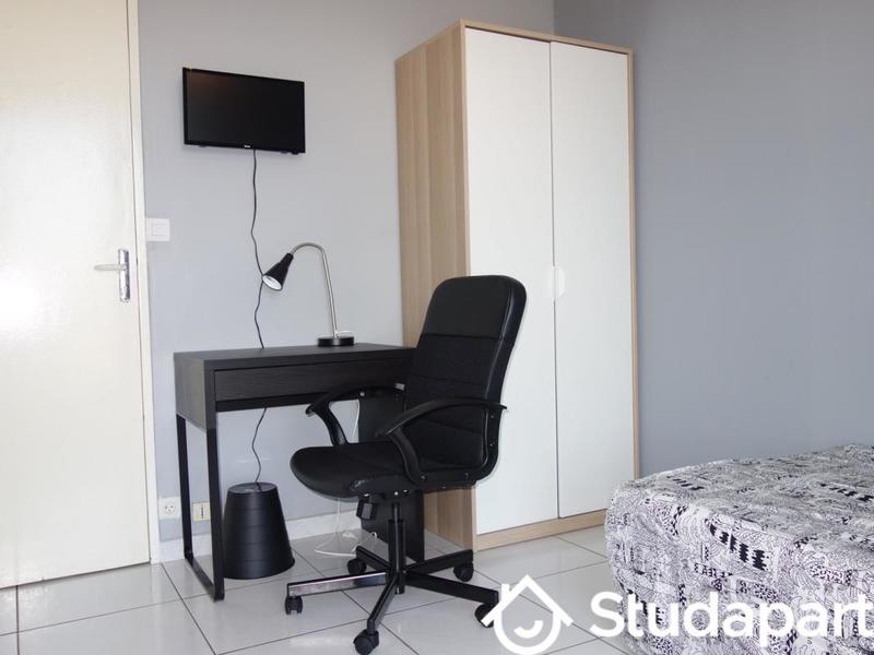 Chambre - 11 m² - 1 pièce