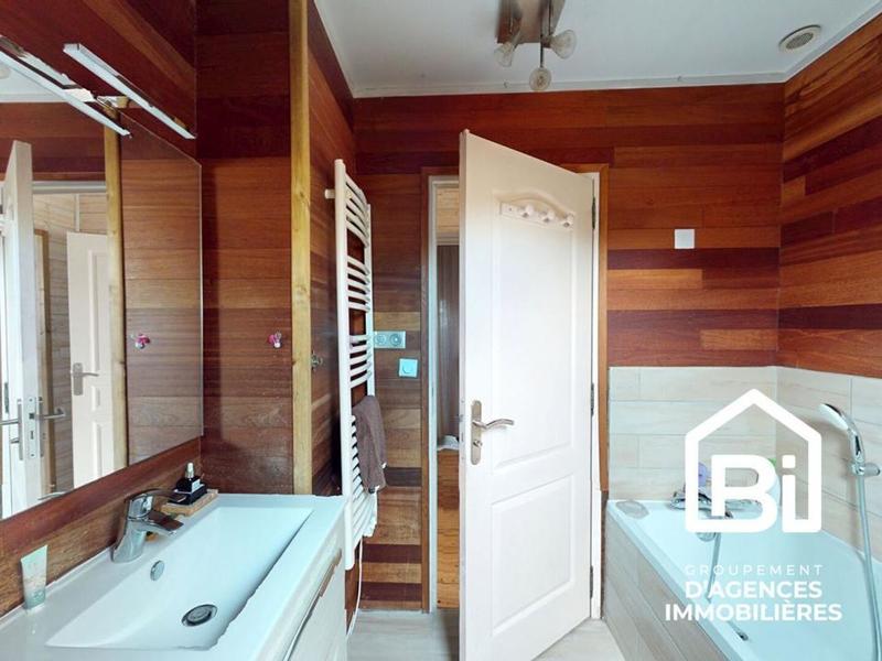 Maison - 136 m² - 7 pièces