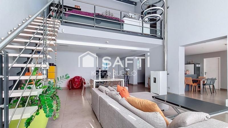 Maison - 212 m² - 5 pièces