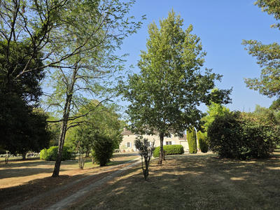 Maison - 280 m² - 10 pièces