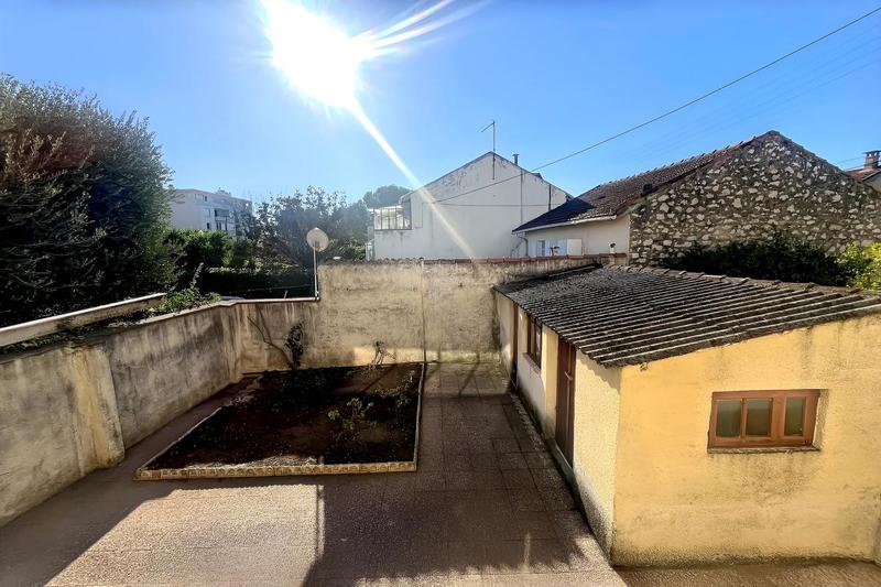 Maison - 96 m² - 7 pièces