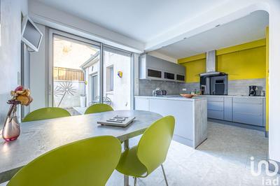 Maison - 205 m² - 6 pièces