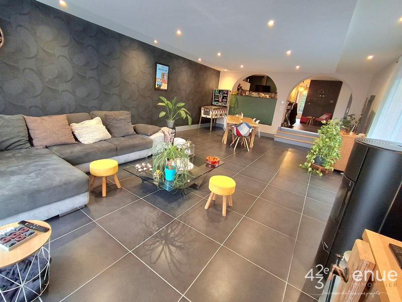 Maison - 161 m² - 6 pièces