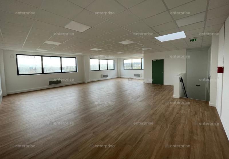 Local d'activité / Entrepôt - 9 500 m²