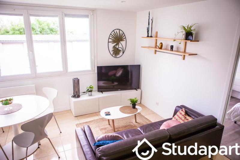 Chambre - 9 m² - 1 pièce