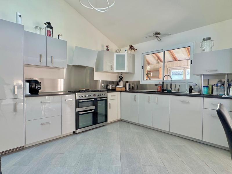 Maison - 92 m² - 4 pièces