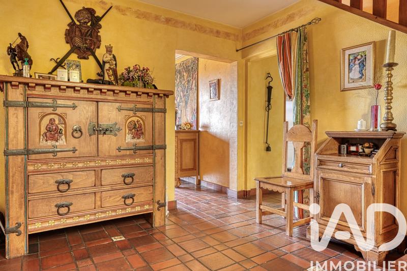 Maison - 220 m² - 9 pièces