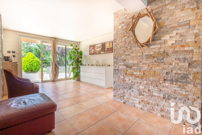 Maison - 220 m² - 6 pièces