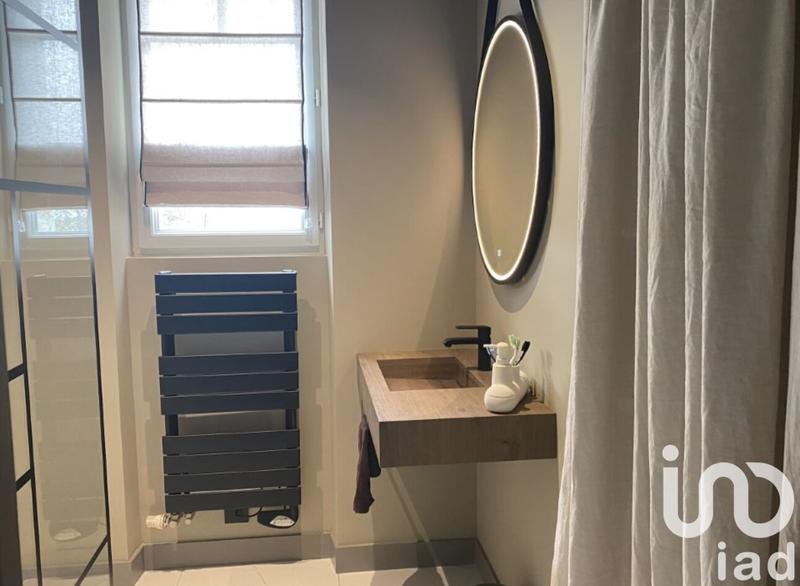 Maison - 216 m² - 9 pièces