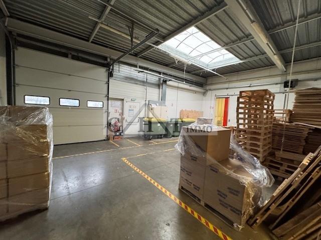 Entrepôt - 1 626 m²