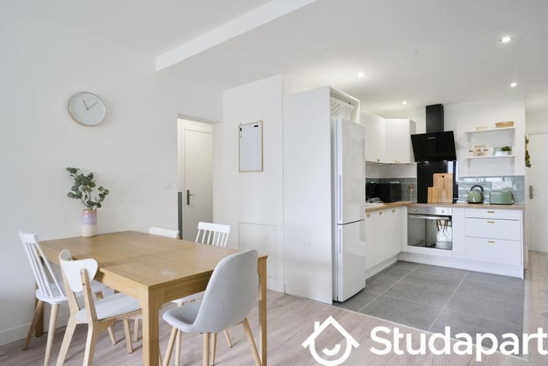 Chambre - 12 m² - 1 pièce