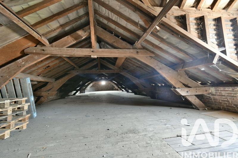 Maison - 650 m² - 5 pièces