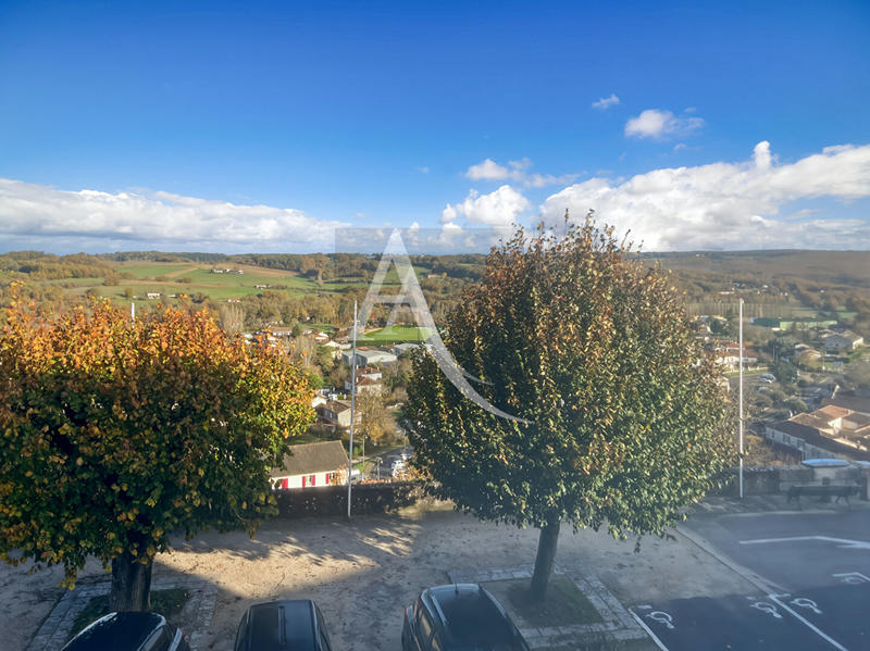 Maison - 250 m² - 9 pièces