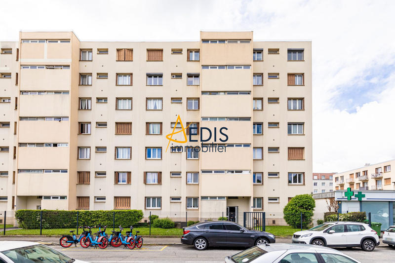 Appartement - 77 m² - 4 pièces