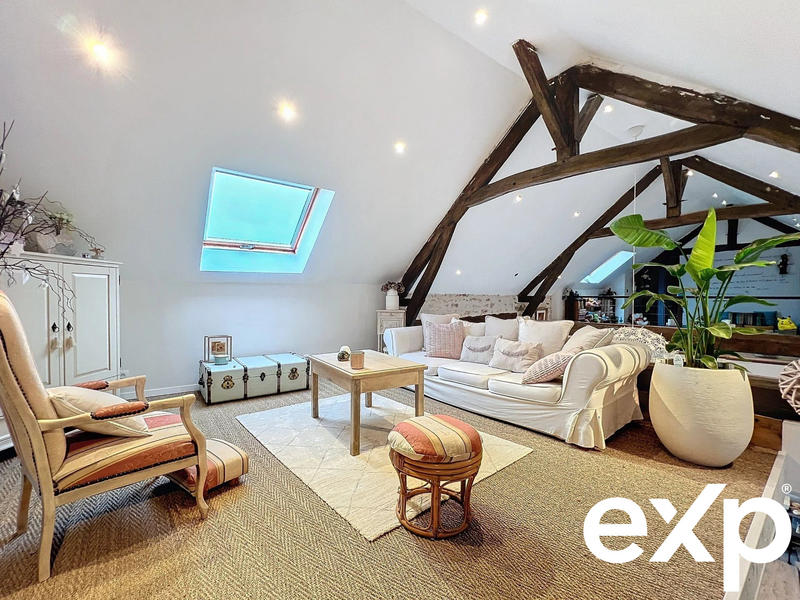 Maison - 285 m² - 8 pièces