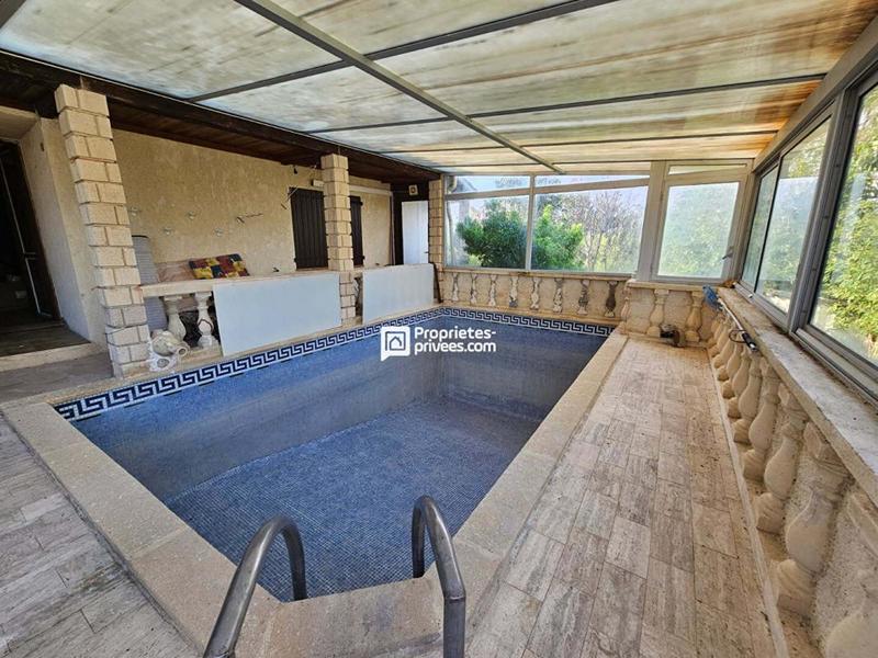 Maison - 255 m² - 8 pièces