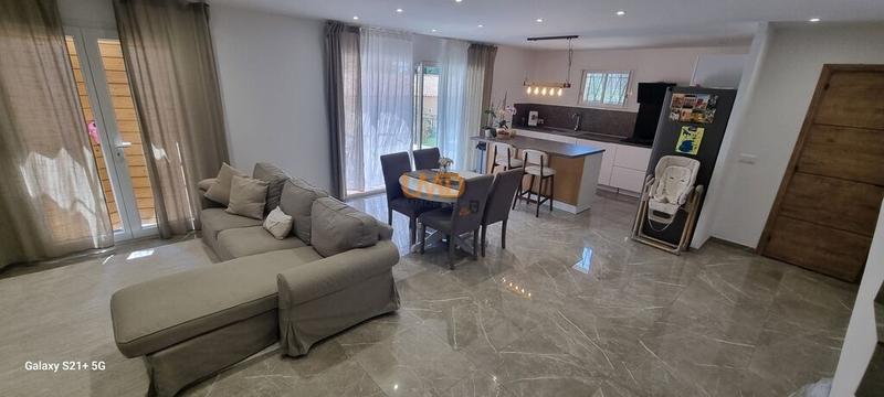 Maison - 122 m² - 5 pièces