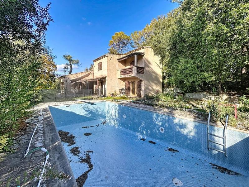 Maison - 170 m² - 6 pièces