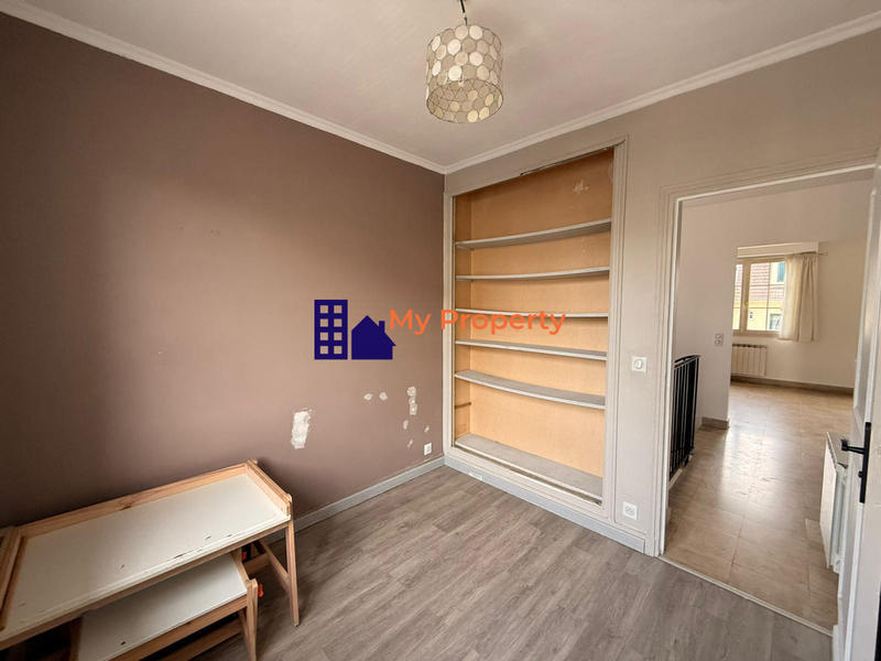 Maison traditionnelle - 94 m² - 4 pièces