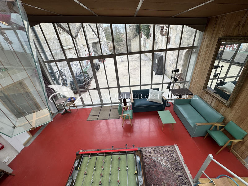 Propriété - 1 166 m² - 15 pièces