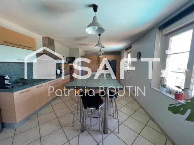 Maison - 470 m² - 12 pièces