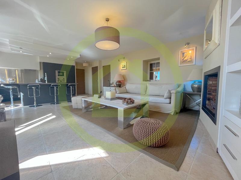 Appartement - 80 m² - 3 pièces