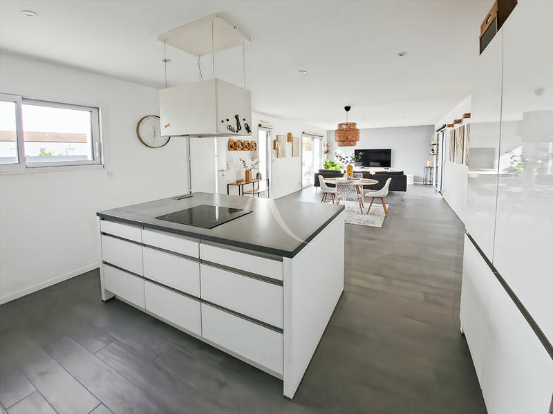 Maison - 92 m² - 5 pièces