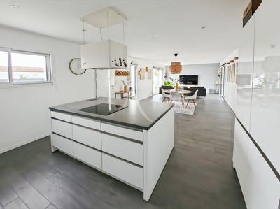 Maison - 92 m² - 5 pièces