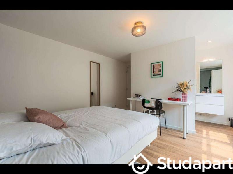 Chambre - 12 m² - 1 pièce