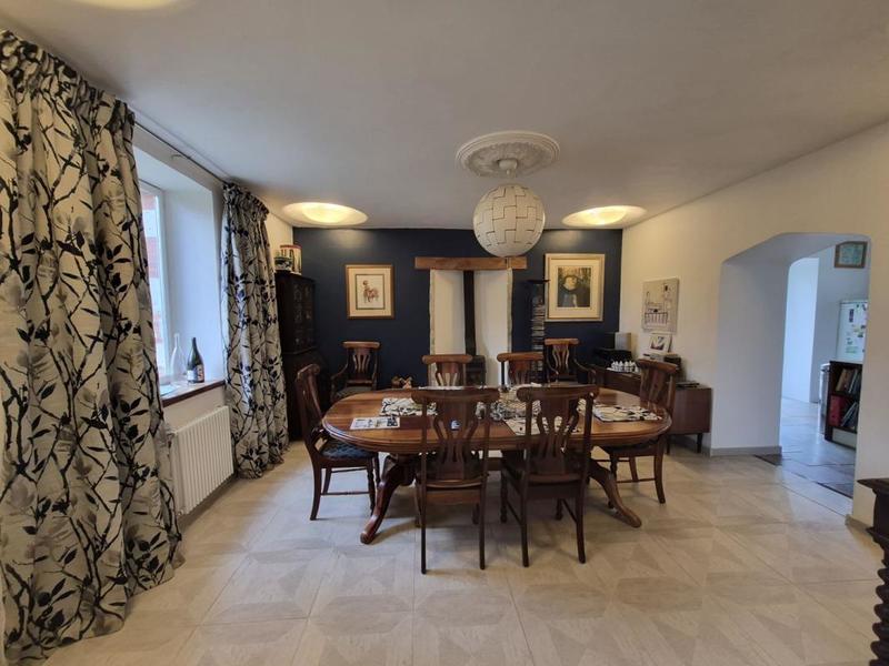 Maison - 206 m² - 6 pièces