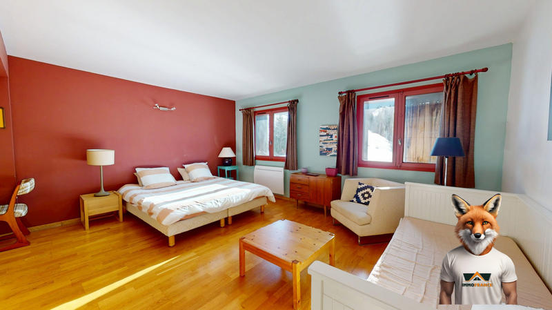 Local commercial - 1 017 m² - 28 pièces