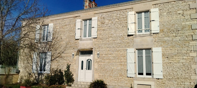 Maison - 180 m² - 7 pièces